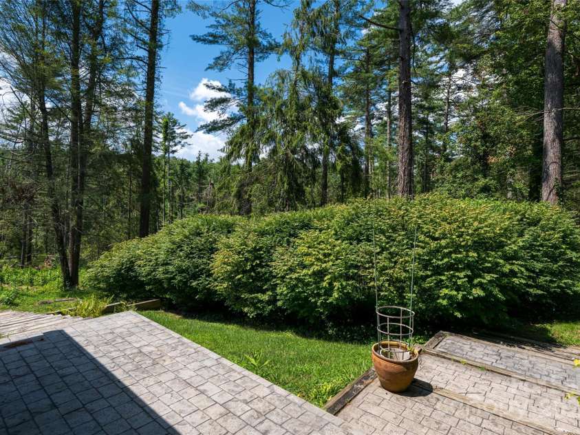 426 Vanderbilt Road, Asheville, NC 28803.  MLS# CAR4255480, YatesRealty ID 31831. 