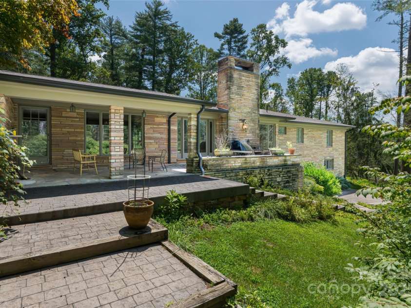 426 Vanderbilt Road, Asheville, NC 28803.  MLS# CAR4255480, YatesRealty ID 31831. 