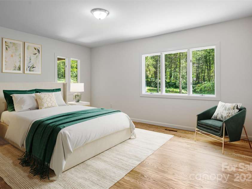 426 Vanderbilt Road, Asheville, NC 28803.  MLS# CAR4255480, YatesRealty ID 31831. Virtually Staged