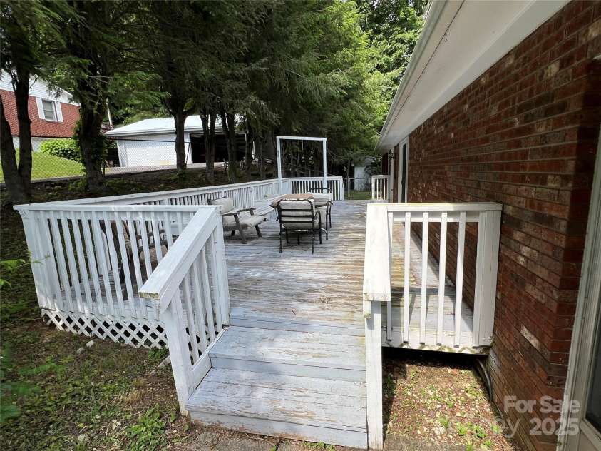 92 Mountain View Road, Burnsville, NC 28714.  MLS# CAR4278979, YatesRealty ID 31832. Back deck