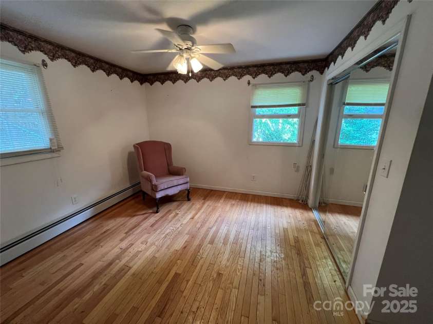 92 Mountain View Road, Burnsville, NC 28714.  MLS# CAR4278979, YatesRealty ID 31832. Larger bedroom
