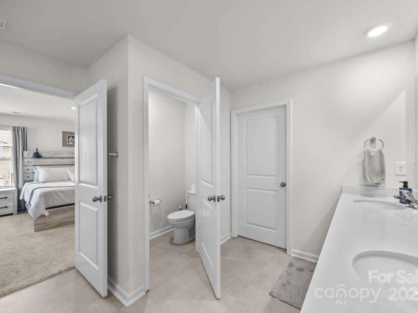 183 Marathon Lane, Candler, NC 28715.  MLS# CAR4284334, YatesRealty ID 31833. 