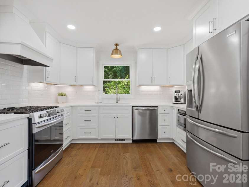 6819 Woodstock Drive, Charlotte, NC 28210.  MLS# CAR4394251, YatesRealty ID 31834. 
