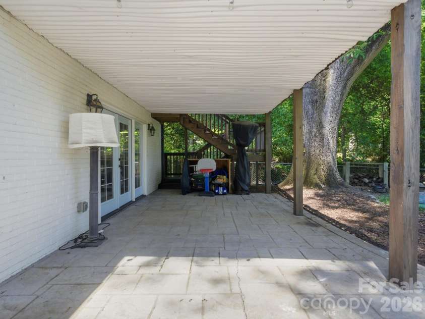 6819 Woodstock Drive, Charlotte, NC 28210.  MLS# CAR4394251, YatesRealty ID 31834. 