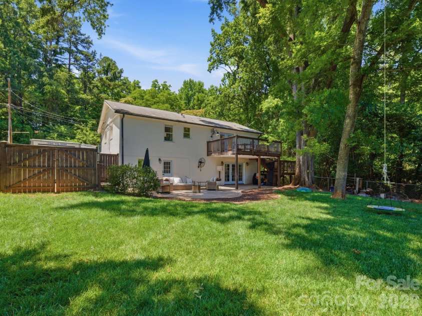 6819 Woodstock Drive, Charlotte, NC 28210.  MLS# CAR4394251, YatesRealty ID 31834. 