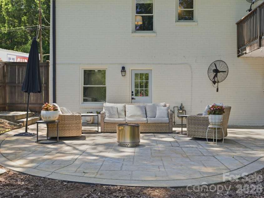 6819 Woodstock Drive, Charlotte, NC 28210.  MLS# CAR4394251, YatesRealty ID 31834. 
