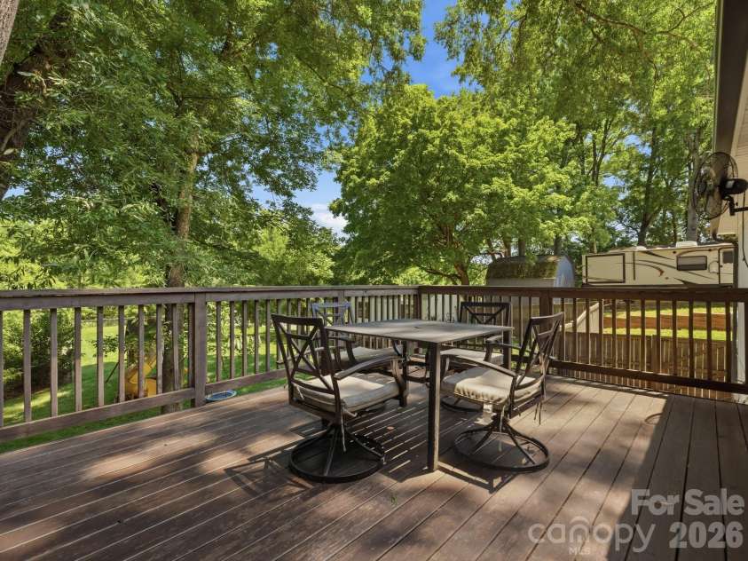 6819 Woodstock Drive, Charlotte, NC 28210.  MLS# CAR4394251, YatesRealty ID 31834. 