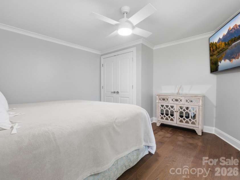 6819 Woodstock Drive, Charlotte, NC 28210.  MLS# CAR4394251, YatesRealty ID 31834. Basement Bedroom