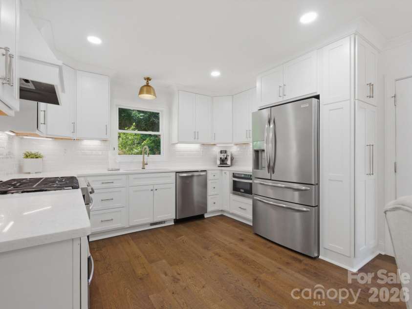 6819 Woodstock Drive, Charlotte, NC 28210.  MLS# CAR4394251, YatesRealty ID 31834. Welcome to 6819 Woodstream!