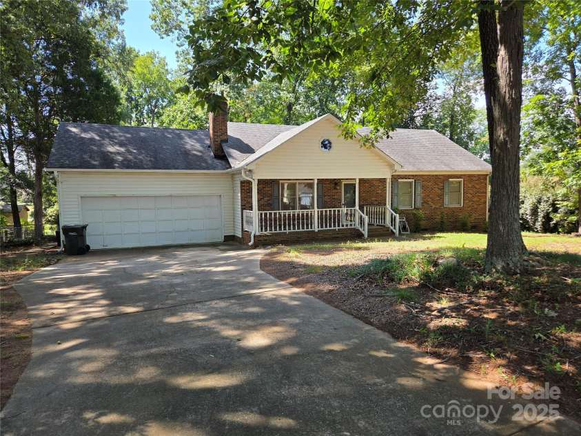 2689 Saddlewood Circle, Concord, NC 28027.  MLS# CAR4288217, YatesRealty ID 31835. 