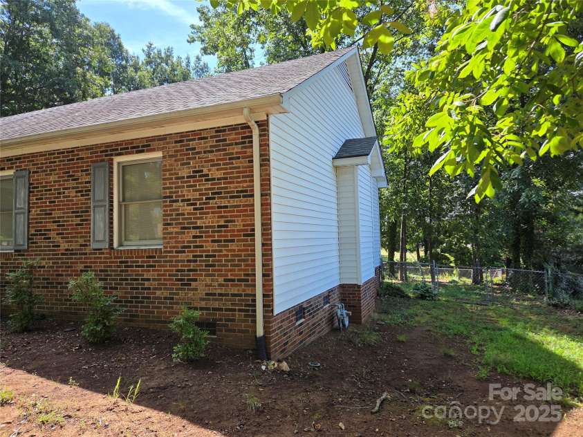 2689 Saddlewood Circle, Concord, NC 28027.  MLS# CAR4288217, YatesRealty ID 31835. 