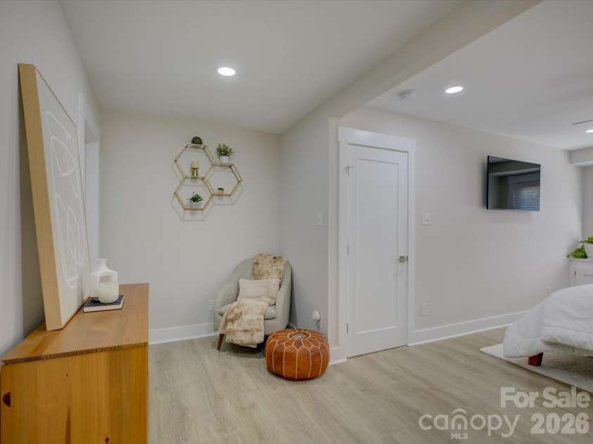 3423 Sudbury Road, Charlotte, NC 28205.  MLS# CAR4391710, YatesRealty ID 31835. 