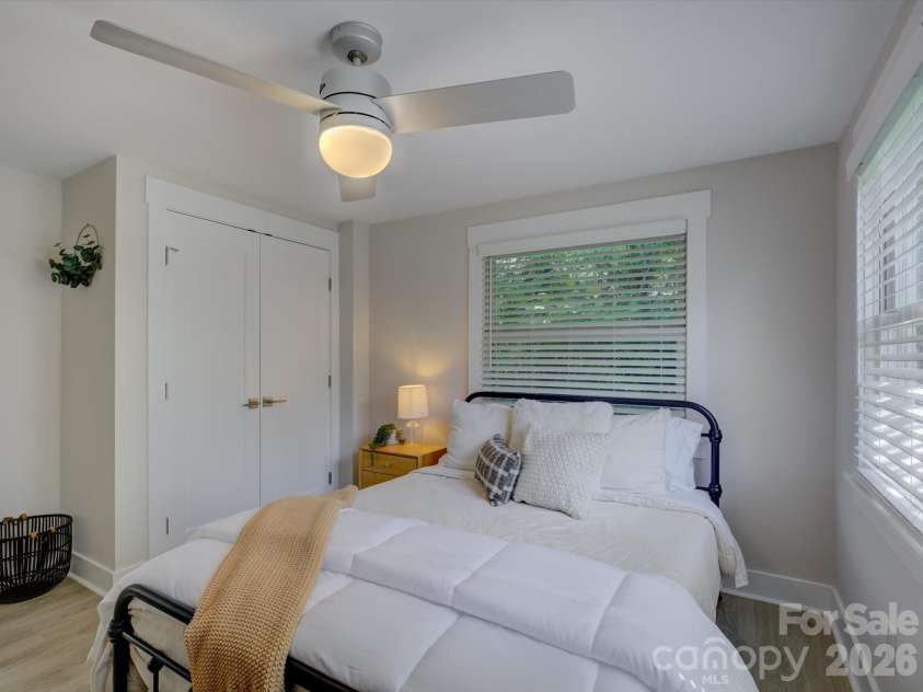 3423 Sudbury Road, Charlotte, NC 28205.  MLS# CAR4391710, YatesRealty ID 31835. 
