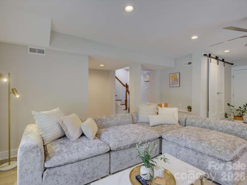 3423 Sudbury Road, Charlotte, NC 28205.  MLS# CAR4391710, YatesRealty ID 31835. 