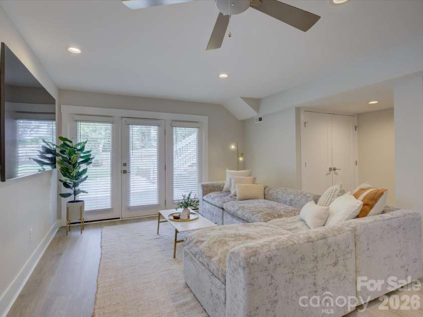 3423 Sudbury Road, Charlotte, NC 28205.  MLS# CAR4391710, YatesRealty ID 31835. 
