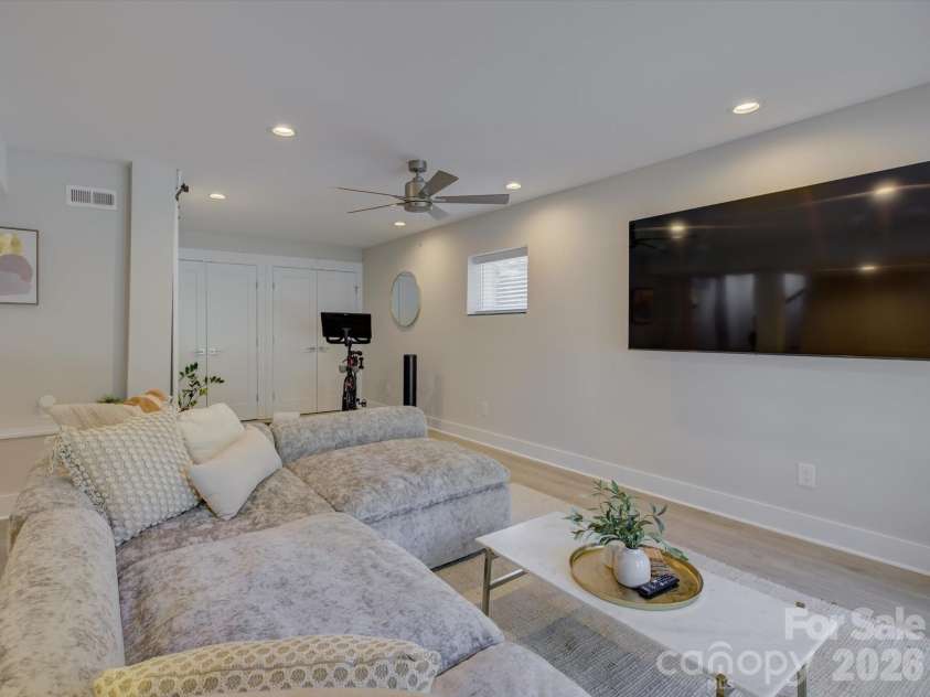 3423 Sudbury Road, Charlotte, NC 28205.  MLS# CAR4391710, YatesRealty ID 31835. 
