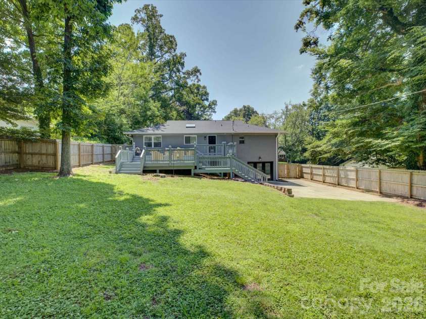 3423 Sudbury Road, Charlotte, NC 28205.  MLS# CAR4391710, YatesRealty ID 31835. 