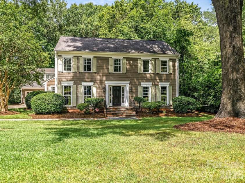 2901 Valencia Terrace, Charlotte, NC 28211.  MLS# CAR4394269, YatesRealty ID 31836. 