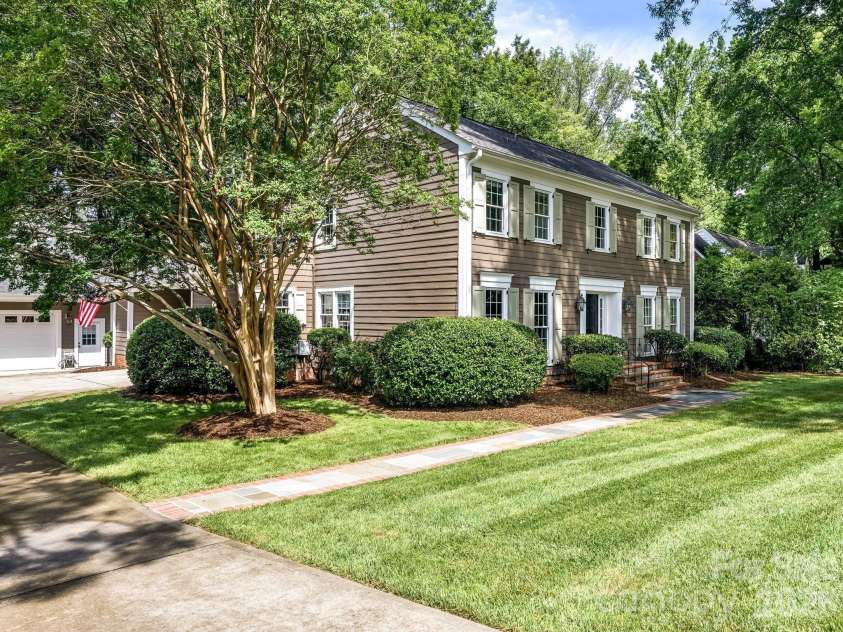2901 Valencia Terrace, Charlotte, NC 28211.  MLS# CAR4394269, YatesRealty ID 31836. 
