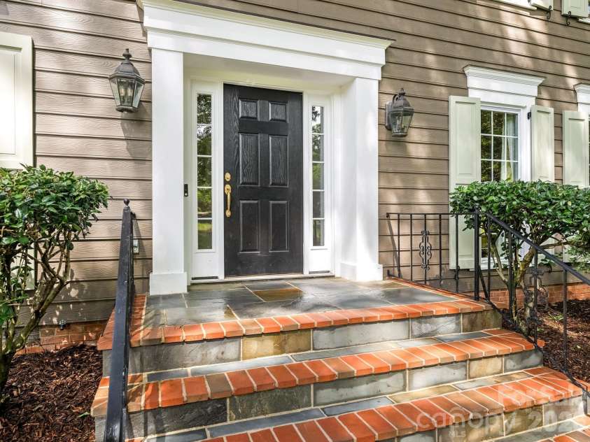 2901 Valencia Terrace, Charlotte, NC 28211.  MLS# CAR4394269, YatesRealty ID 31836. 