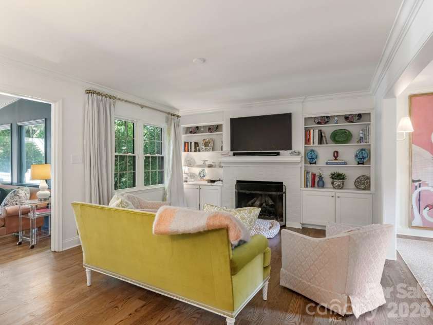 2901 Valencia Terrace, Charlotte, NC 28211.  MLS# CAR4394269, YatesRealty ID 31836. 