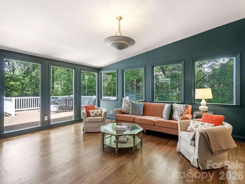 2901 Valencia Terrace, Charlotte, NC 28211.  MLS# CAR4394269, YatesRealty ID 31836. 