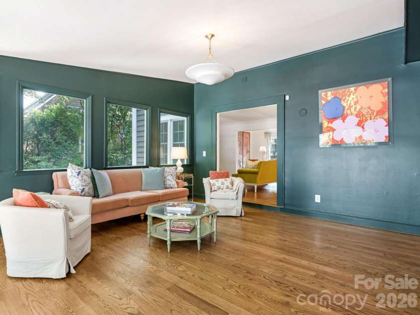 2901 Valencia Terrace, Charlotte, NC 28211.  MLS# CAR4394269, YatesRealty ID 31836. 