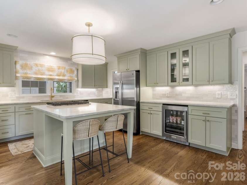 2901 Valencia Terrace, Charlotte, NC 28211.  MLS# CAR4394269, YatesRealty ID 31836. 
