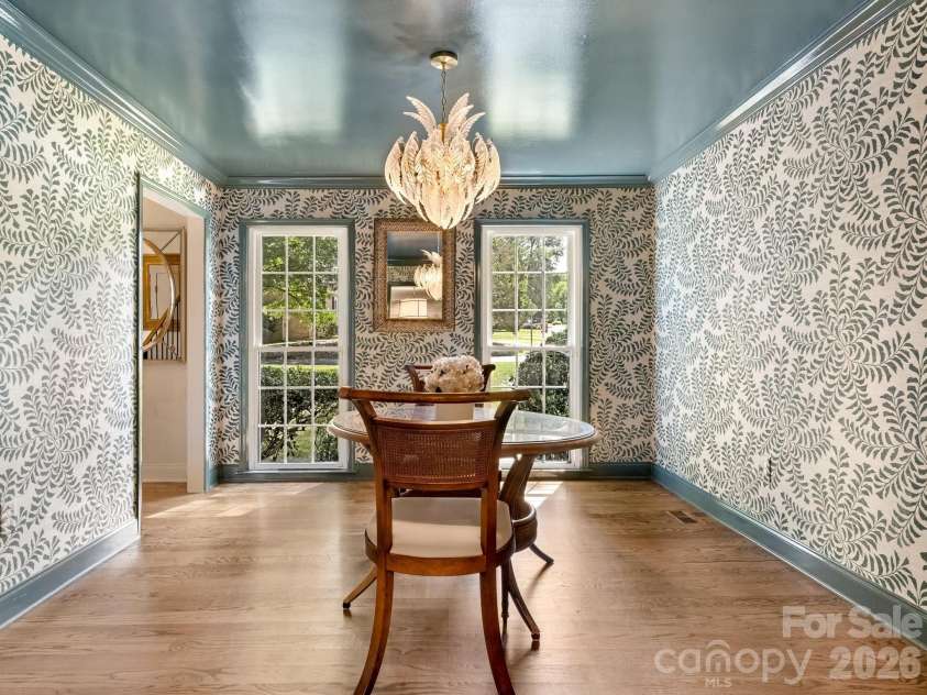 2901 Valencia Terrace, Charlotte, NC 28211.  MLS# CAR4394269, YatesRealty ID 31836. 