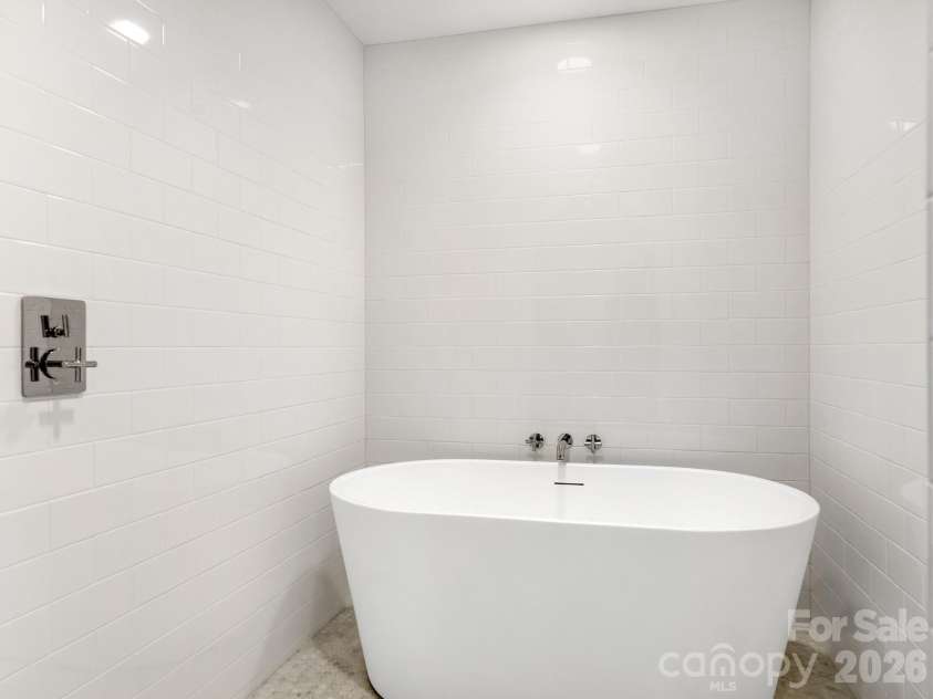 2901 Valencia Terrace, Charlotte, NC 28211.  MLS# CAR4394269, YatesRealty ID 31836. 