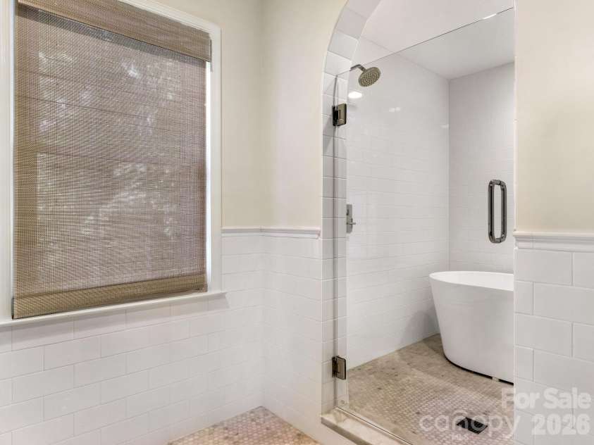 2901 Valencia Terrace, Charlotte, NC 28211.  MLS# CAR4394269, YatesRealty ID 31836. 