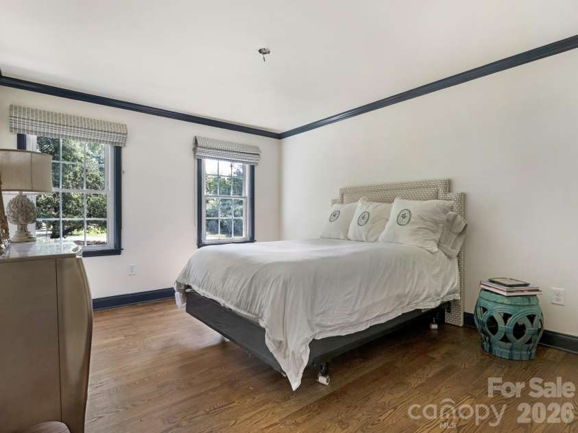 2901 Valencia Terrace, Charlotte, NC 28211.  MLS# CAR4394269, YatesRealty ID 31836. 