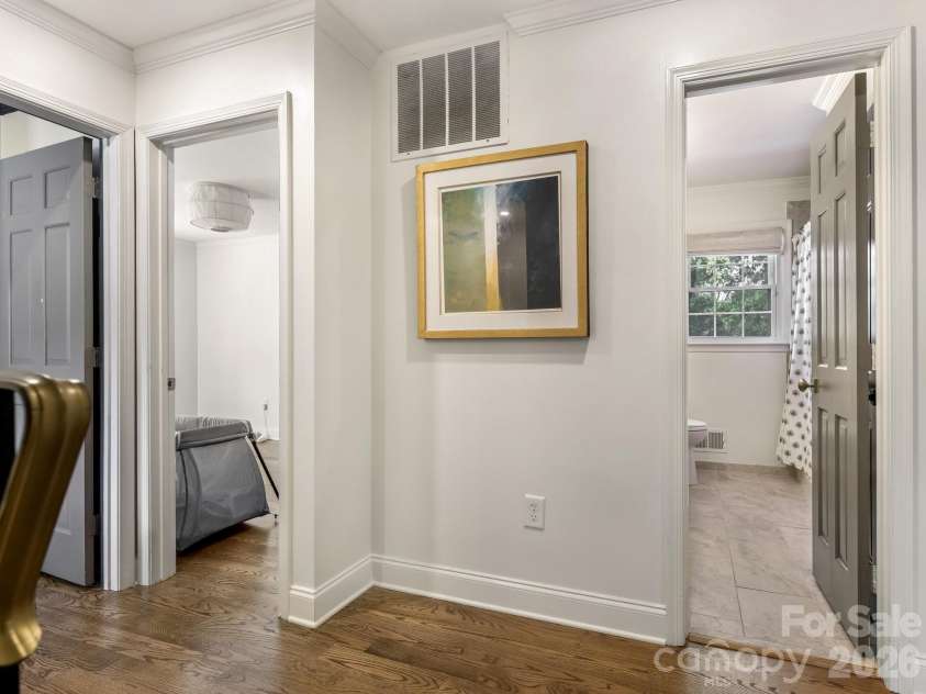 2901 Valencia Terrace, Charlotte, NC 28211.  MLS# CAR4394269, YatesRealty ID 31836. 