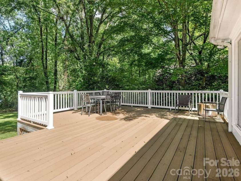 2901 Valencia Terrace, Charlotte, NC 28211.  MLS# CAR4394269, YatesRealty ID 31836. 