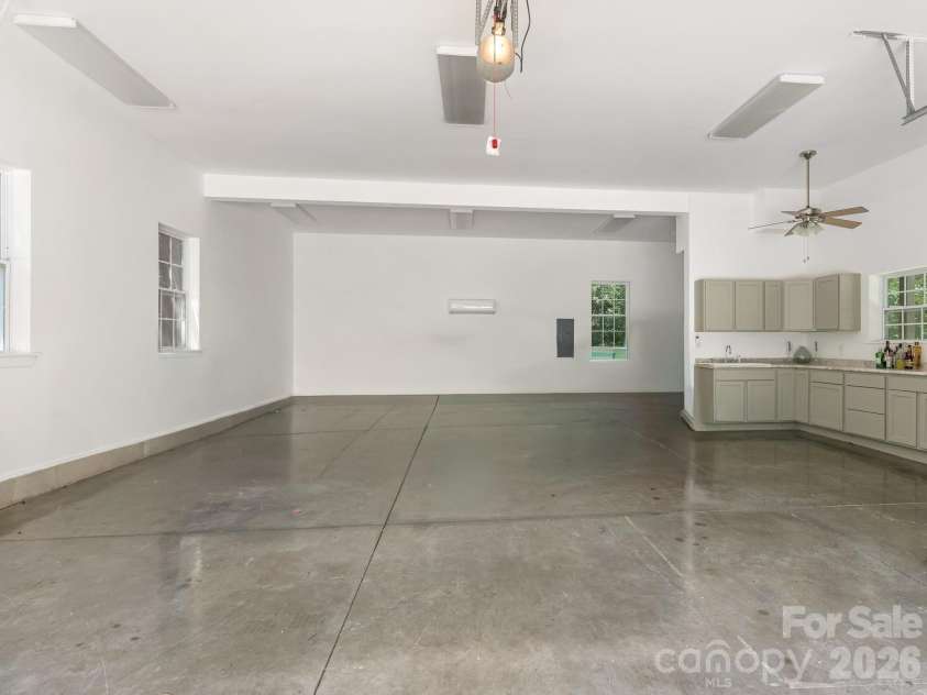 2901 Valencia Terrace, Charlotte, NC 28211.  MLS# CAR4394269, YatesRealty ID 31836. 