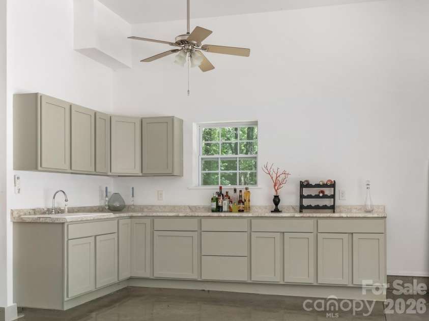 2901 Valencia Terrace, Charlotte, NC 28211.  MLS# CAR4394269, YatesRealty ID 31836. 
