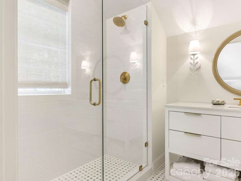 2901 Valencia Terrace, Charlotte, NC 28211.  MLS# CAR4394269, YatesRealty ID 31836. 