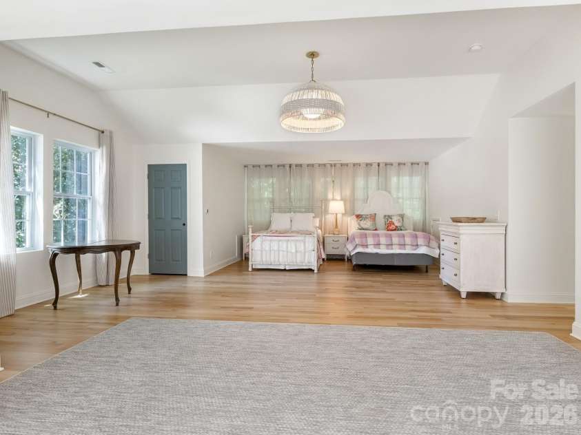 2901 Valencia Terrace, Charlotte, NC 28211.  MLS# CAR4394269, YatesRealty ID 31836. 