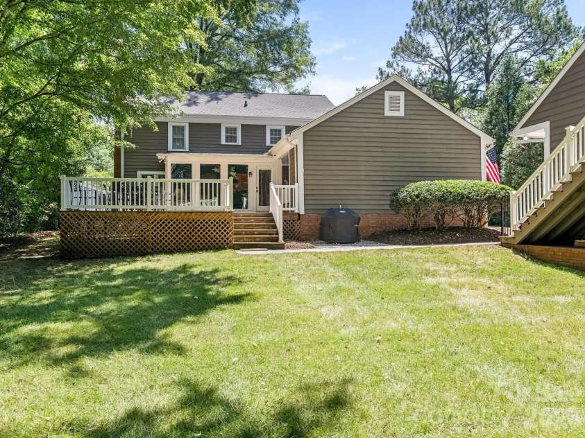 2901 Valencia Terrace, Charlotte, NC 28211.  MLS# CAR4394269, YatesRealty ID 31836. 
