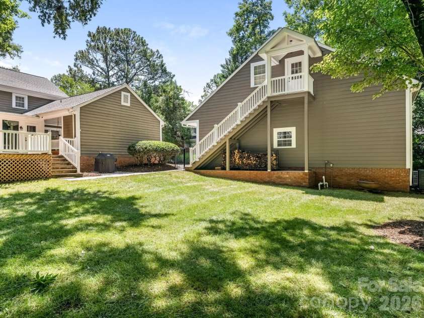 2901 Valencia Terrace, Charlotte, NC 28211.  MLS# CAR4394269, YatesRealty ID 31836. 