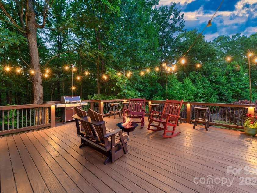 560 Blue Sky Drive, Dallas, NC 28034.  MLS# CAR4262735, YatesRealty ID 31836. Spacious Private Deck