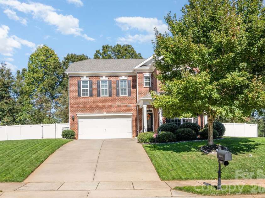 1655 Durant Drive, Rock Hill, SC 29732.  MLS# CAR4314632, YatesRealty ID 31837. Front - Full Brick, fenced backyard