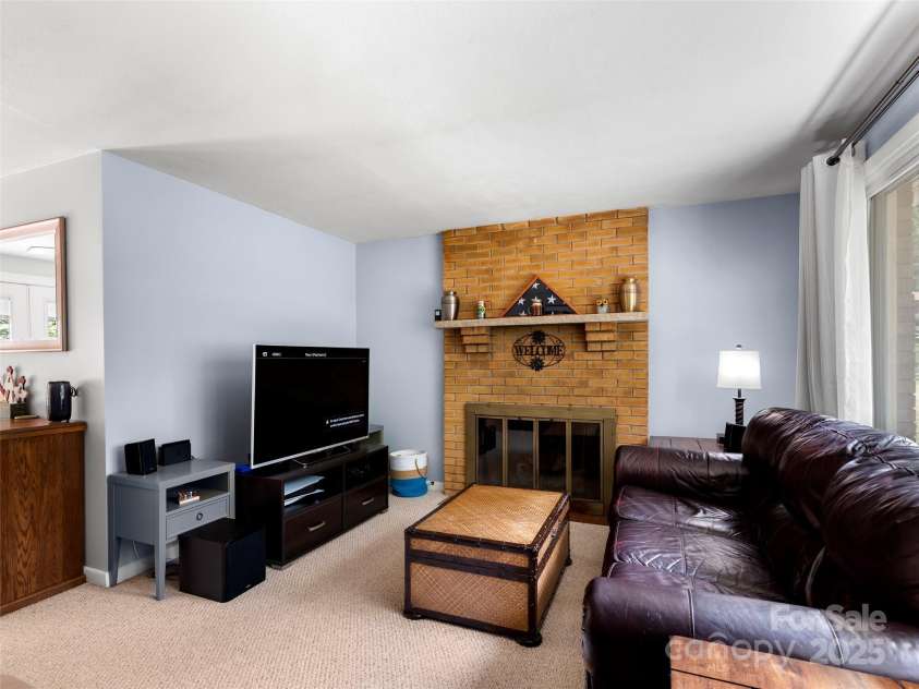 7 Morgan Boulevard, Arden, NC 28704.  MLS# CAR4279442, YatesRealty ID 31837. 