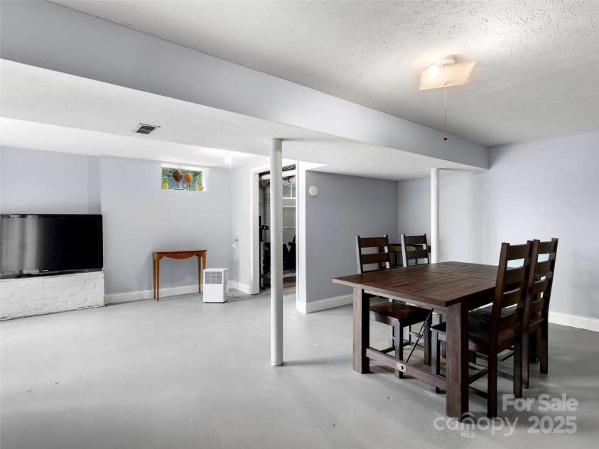 7 Morgan Boulevard, Arden, NC 28704.  MLS# CAR4279442, YatesRealty ID 31837. 