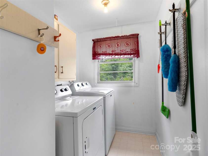 7 Morgan Boulevard, Arden, NC 28704.  MLS# CAR4279442, YatesRealty ID 31837. 