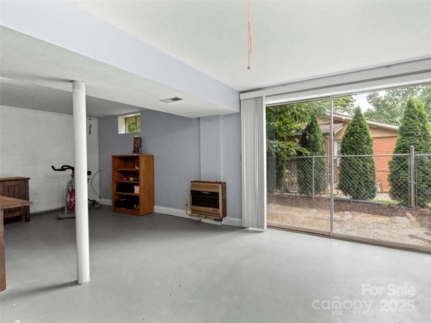 7 Morgan Boulevard, Arden, NC 28704.  MLS# CAR4279442, YatesRealty ID 31837. 
