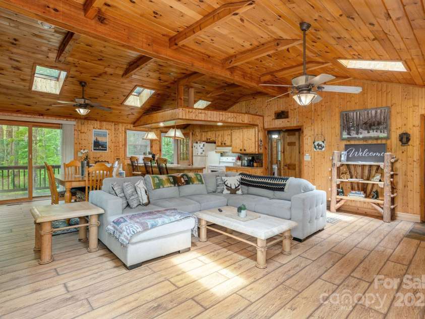 3014 Slick Fisher Road, Lake Toxaway, NC 28747.  MLS# CAR4289982, YatesRealty ID 31838. Light and Bright
