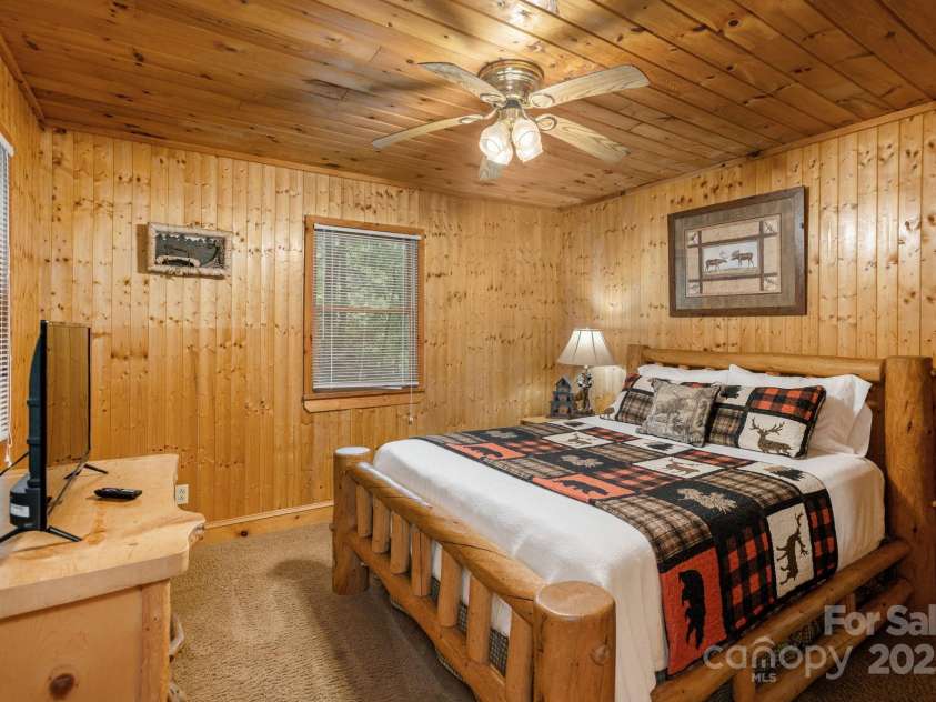 3014 Slick Fisher Road, Lake Toxaway, NC 28747.  MLS# CAR4289982, YatesRealty ID 31838. Primary Bedroom