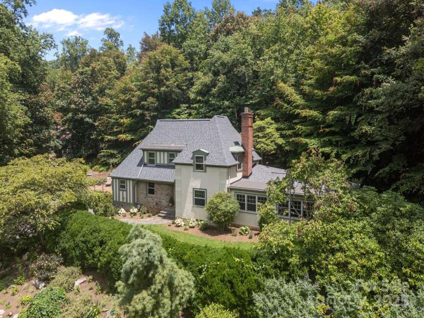 12 Rice Branch Road, Asheville, NC 28804.  MLS# CAR4277334, YatesRealty ID 31839. 