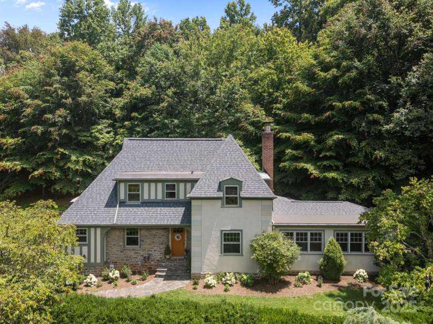 12 Rice Branch Road, Asheville, NC 28804.  MLS# CAR4277334, YatesRealty ID 31839. 